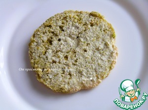 Фисташковое пирожное с брусничным семифреддо Фисташковое пирожное с брусничным семифреддо