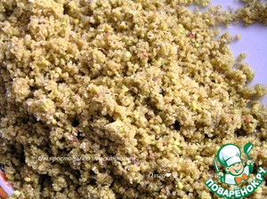 Фисташковое пирожное с брусничным семифреддо Фисташковое пирожное с брусничным семифреддо