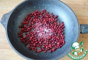 Фрикадельки из индейки в брусничном соусе Фрикадельки из индейки в брусничном соусе