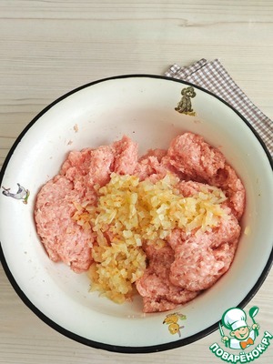 Фрикадельки с кускусом под сырным соусом