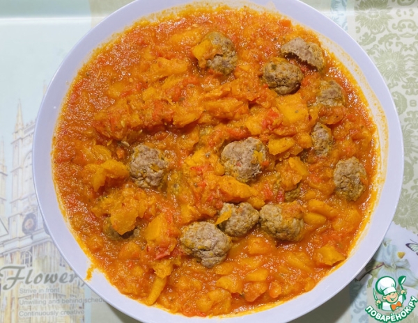 Фрикадельки в тыквенном соусом