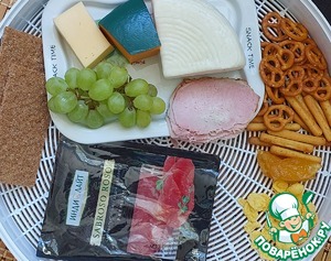 Фуршетный стаканчик "Фруктово-сырно-мясной"