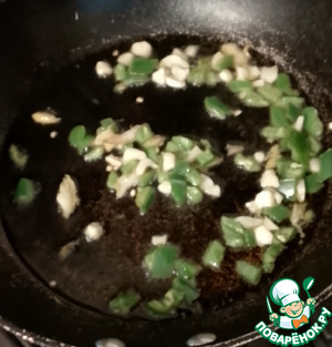 Фузилли с обжаренной кукурузой и креветками