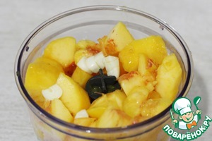 Гаспачо из персиков и томатов Гаспачо из персиков и томатов