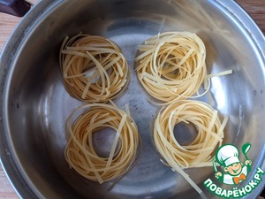 Гнёзда, фаршированные тунцом и шампиньонами Гнёзда, фаршированные тунцом и шампиньонами