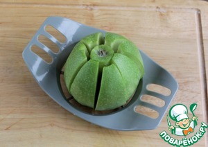 Голень индейки с яблоками Голень индейки с яблоками