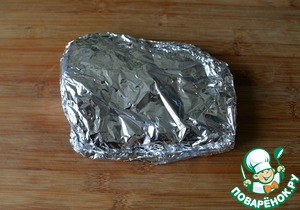 Голень индейки с картофелем в фольге Голень индейки с картофелем в фольге