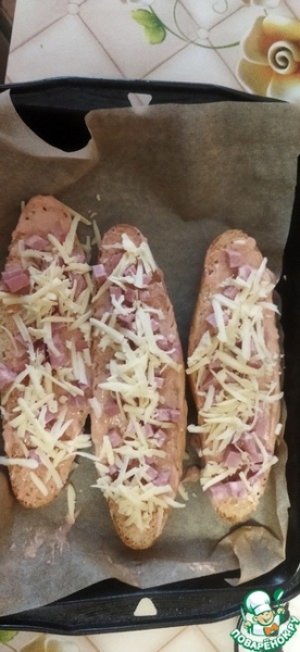 Горячие будерброды на половинках минибагета Горячие будерброды на половинках минибагета