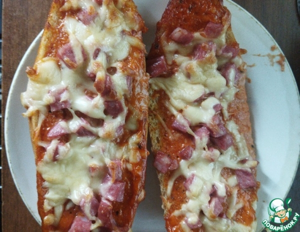 Горячие будерброды на половинках минибагета Горячие будерброды на половинках минибагета