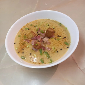 Гороховый крем-суп с копченостями