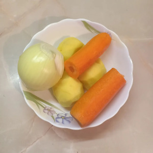 Гороховый крем-суп с копченостями