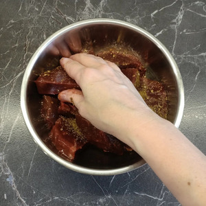 Говяжья печень в жировой сетке