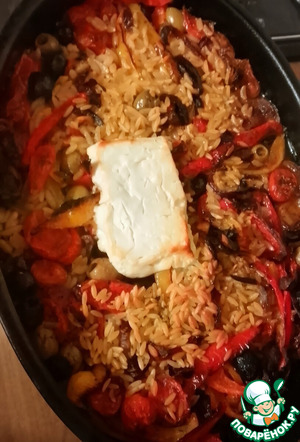 Греческий салат, запечённый с орзо Греческий салат, запечённый с орзо