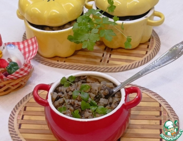 Гречневая каша с грибами и сельдереем