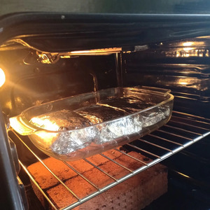 Грудинка, запеченная с томатной пастой