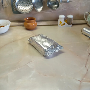 Грудинка, запеченная с томатной пастой