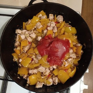 Гуляш с болгарским перцем Гуляш с болгарским перцем