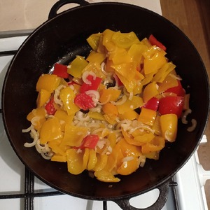 Гуляш с болгарским перцем Гуляш с болгарским перцем