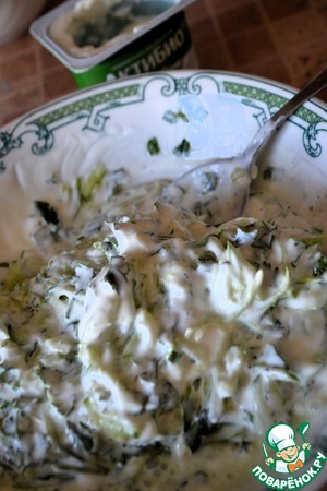 Густой суп "Таратор" на йогурте Густой суп "Таратор" на йогурте