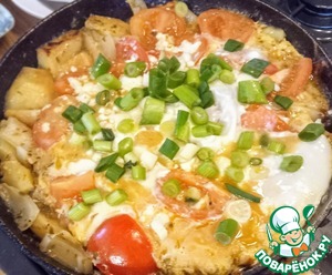 Хаш с картофелем, фетой и яйцом Хаш с картофелем, фетой и яйцом