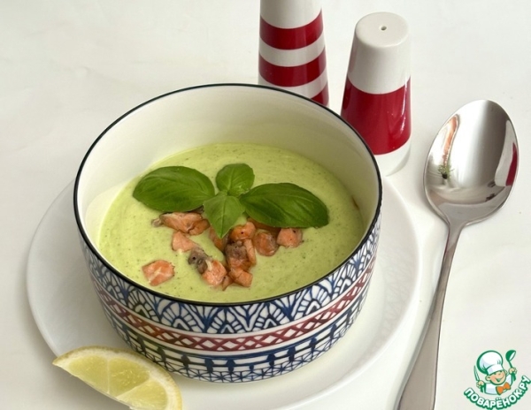 Холодный суп из цуккини и горошка Холодный суп из цуккини и горошка