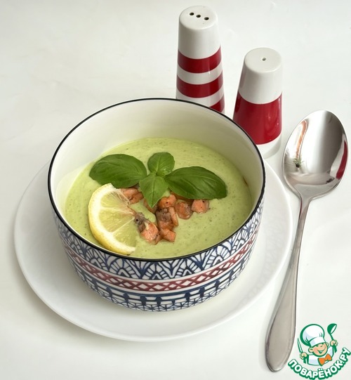Холодный суп из цуккини и горошка Холодный суп из цуккини и горошка