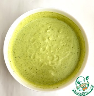 Холодный суп из цуккини и горошка Холодный суп из цуккини и горошка