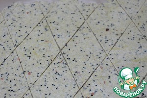 Хрустящие крекеры из поленты и кунжута