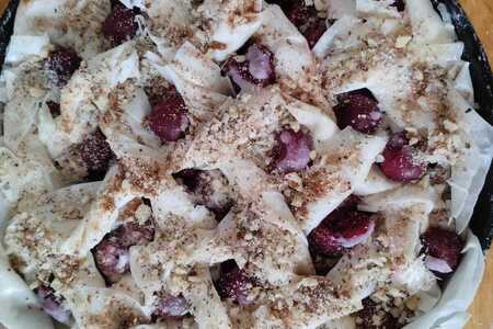 Хрустящий вишневый пирог с орехами Хрустящий вишневый пирог с орехами