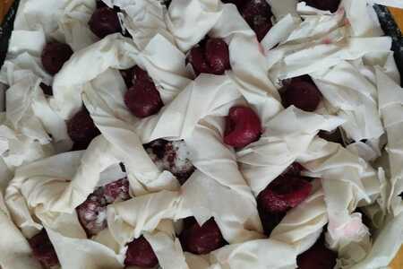 Хрустящий вишневый пирог с орехами Хрустящий вишневый пирог с орехами