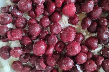 Хрустящий вишневый пирог с орехами Хрустящий вишневый пирог с орехами