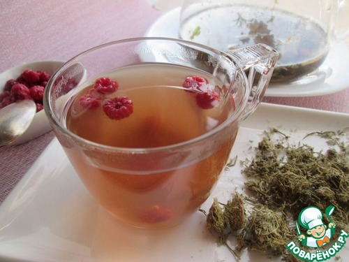 Хвойный чай с мятой и малиной Хвойный чай с мятой и малиной
