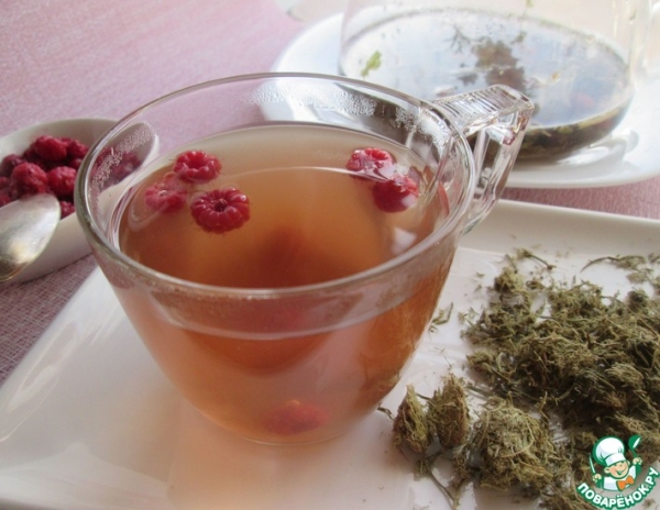 Хвойный чай с мятой и малиной Хвойный чай с мятой и малиной