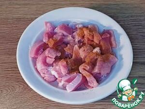 Индейка с грибами на овощной подушке Индейка с грибами на овощной подушке