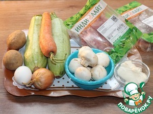 Индейка с грибами на овощной подушке Индейка с грибами на овощной подушке