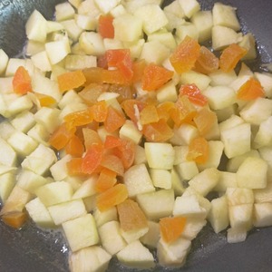 Индейка с яблоками и соусом Индейка с яблоками и соусом