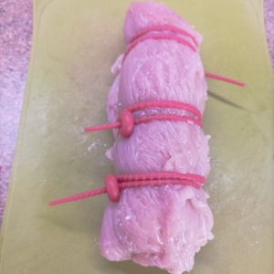 Индейка с яблоками и соусом Индейка с яблоками и соусом