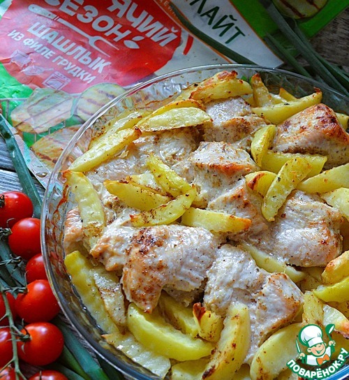 Индейка в маринаде запечённая с картофелем Индейка в маринаде запечённая с картофелем