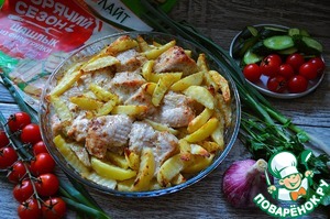 Индейка в маринаде запечённая с картофелем Индейка в маринаде запечённая с картофелем