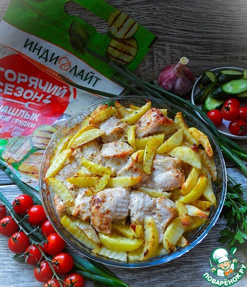 Индейка в маринаде запечённая с картофелем Индейка в маринаде запечённая с картофелем