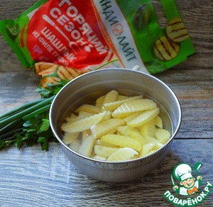 Индейка в маринаде запечённая с картофелем Индейка в маринаде запечённая с картофелем