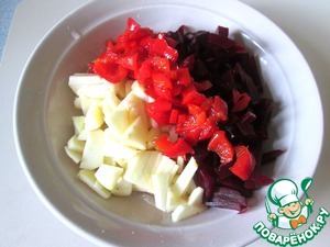 Яблочно-свекольный салат с маринованным перцем Яблочно-свекольный салат с маринованным перцем