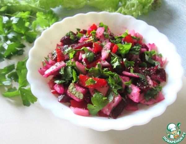 Яблочно-свекольный салат с маринованным перцем Яблочно-свекольный салат с маринованным перцем