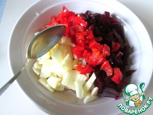 Яблочно-свекольный салат с маринованным перцем Яблочно-свекольный салат с маринованным перцем