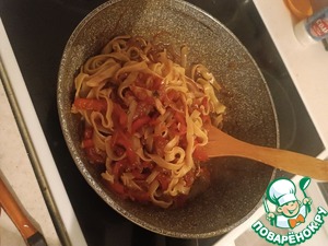 Яичная лапша с кальмаром и овощами Яичная лапша с кальмаром и овощами