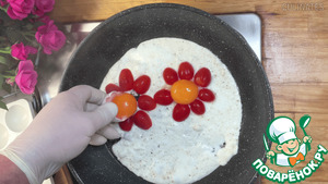 Яичница в форме цветка Яичница в форме цветка