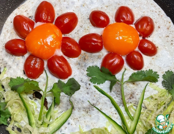 Яичница в форме цветка Яичница в форме цветка