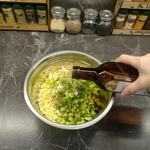 Яичный салат с огурцом и сельдереем Яичный салат с огурцом и сельдереем