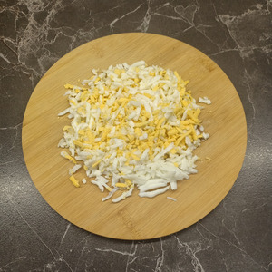 Яичный салат с огурцом и сельдереем Яичный салат с огурцом и сельдереем