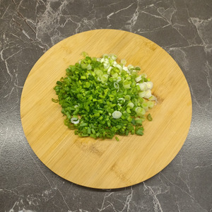 Яичный салат с огурцом и сельдереем Яичный салат с огурцом и сельдереем